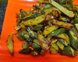 A picture of step 1 of Bhindi Alu Fry.