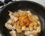 Foto del paso 4 de la receta: Arroz meloso con pollo al curry