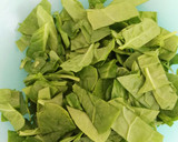 Foto del paso 2 de la receta: Ensalada de espinacas