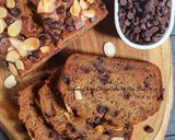 Foto langkah ke 6 dari resep Banana Choco Chips Cake.