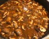 Betyáros-gombás húsgomboc recept fázis 5 fotója