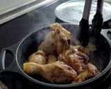 Foto del paso 4 de la receta: Pollo guisado con boletus y trufa