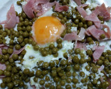 Foto del paso 4 de la receta: Huevos fusionados en un salteado de guisantes🍃
