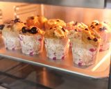 Foto langkah ke 4 dari resep Banana muffins.