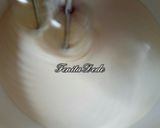 Foto langkah ke 3 dari resep Cupcake Lembut tanpa Emulsifier.