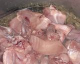 A picture of step 2 of Green chicken Kardahi.