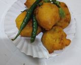 A picture of step 4 of Aloo bonda.