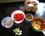 A picture of step 1 of Garlic Bun Pizzas.