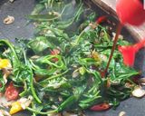 Foto langkah ke 5 dari resep Cah Kangkung Udang Cirebon.