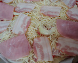 Foto del paso 2 de la receta: Pizza bacon, tomatiga, ceba, ais, formatge sense lactosa