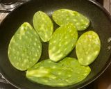 Foto del paso 3 de la receta: Nopales fritos