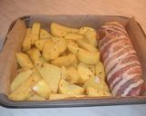 Gombás göngyölt tarja, fűszeres burgonyával recept fázis 4 fotója