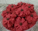 Foto langkah ke 7 dari resep Kue Semprit Red velvet.