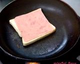 รูปขั้นตอนการทำที่ 5 ของ ขนมปังไส้กรอกไข่เจียวแฮมไก่