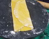 A picture of step 4 of Garlic paratha.