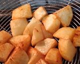 Foto langkah ke 3 dari resep Semur Bola Daging Cincang (Pedas).