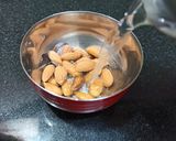 A picture of step 1 of Almond sukeli smoothie.