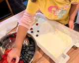 Foto langkah ke 4 dari resep Frozen Yogurt Bark (Frozen Yogurt Batang).