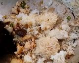 รูปขั้นตอนการทำที่ 3 ของ ข้าวผัดใบกะเพราไก่ชิ้น
