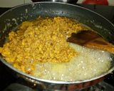 A picture of step 5 of Besan suji burfi.