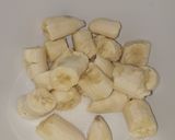 A picture of step 2 of Homemade banana milkshake.