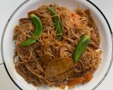 A picture of step 4 of Quick Mee Hon (Rice Vermicelli).