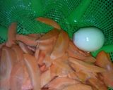Foto langkah ke 3 dari resep Capcay Kering Telur Bakso.