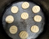 A picture of step 4 of Crispy biscuits 🫓 🫓 without oven.