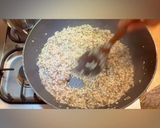 A picture of step 10 of Mushroom risotto.