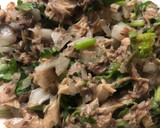 Foto del paso 3 de la receta: Jurel tipo Salmón con Cebolla y Cilantro