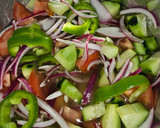 Foto del paso 5 de la receta: Achad 🥗 🍅 Ensalada fresca para acompañar comidas picantes