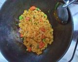 Foto langkah ke 4 dari resep Seblak Pelangi Goreng by Erni Hartanti.Amd.