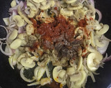 A picture of step 5 of Beef stroganoff.