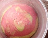 A picture of step 4 of Red marble cake.