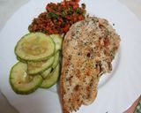 Foto del paso 2 de la receta: Pechuga con calabacín a la plancha y ensalada de zanahoria