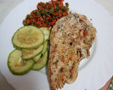 Foto del paso 2 de la receta: Pechuga con calabacín a la plancha y ensalada de zanahoria