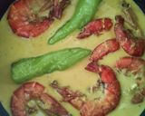 Gambar langkah 4 resipi Udang Masak Lemak Cili Padi Tanpa Serai.