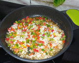 Foto del paso 2 de la receta: ARROZ CON LANGOSTINOS, CHIPIRONES Y ALMEJAS