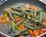 A picture of step 7 of Orissa Style Bhindi Masala.