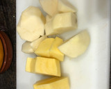 Foto del paso 3 de la receta: Judías verdes con patatas y cordero con ajos y vino