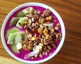Foto langkah ke 3 dari resep Dragonfruit Smoothie Bowl.