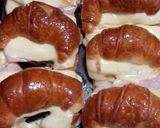 Foto del paso 5 de la receta: Medialunas con jamón y queso !!!