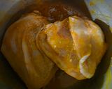 Gambar langkah 1 resipi Ayam goreng kari pedas.