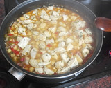 Foto del paso 4 de la receta: Garbanzos compuestos con pechuga de pollo y papas fritas