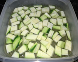 Foto del paso 2 de la receta: Dados de calabacín en vinagre