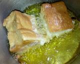 A picture of step 3 of Bread in egg.