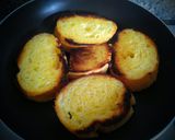 Foto del paso 2 de la receta: Huevos, vegetales y jamón york en cama asada de pan baguette!