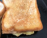 A picture of step 5 of Chicken tikka and egg sandwich.