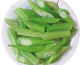 Hình bước làm 1 của món Đậu bắp luộc chấm chao
