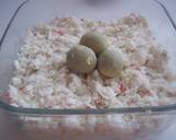 Foto del paso 7 de la receta Ensaladilla de merluza con bocas de mar y aguacate 

